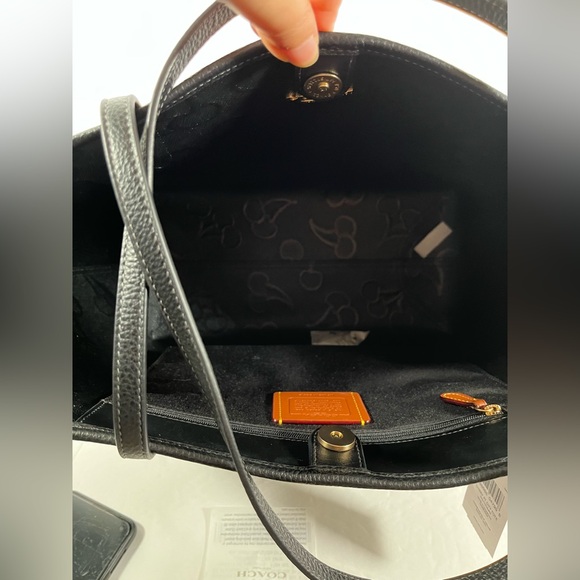 NWT Coach City Tote Bag With Cherry Print CCZ18 - Picture 8 of 8